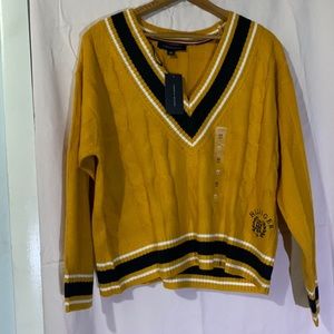 Brand new never worn Tommy Hilfiger cable knit v neck sweater